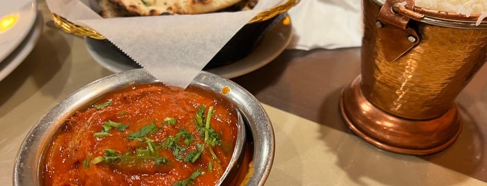 Malhi's Indian Cuisine is one of Amir : понравившиеся места.