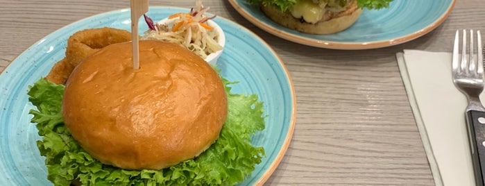 Gourmet Burger Kitchen is one of dubai lunch.