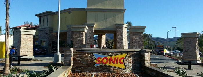 Sonic Drive In is one of Locais curtidos por Yvonne.