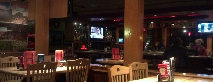 Applebee's Grill + Bar is one of Orte, die Mike gefallen.