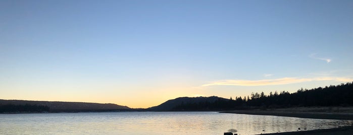 Big Bear Lake is one of สถานที่ที่ Michael ถูกใจ.