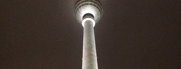 Torre de televisão de Berlim is one of Locais curtidos por Midietavegana.