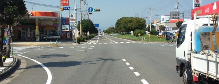 船屋交差点 is one of 愛媛県東予地方の交差点.