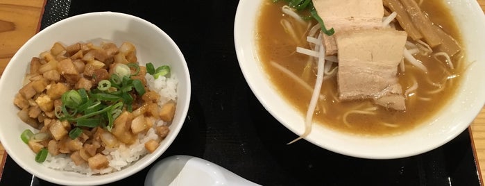 まる福ラーメン 国府店 is one of 徳島ラーメン 中華そば.