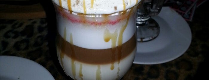 Rim Cafe is one of Posti che sono piaciuti a Tarryn.