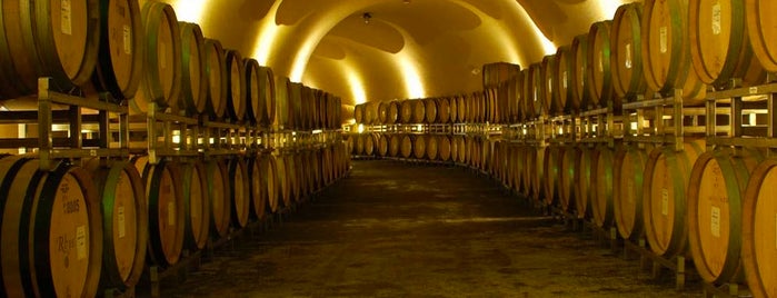 Santa Cruz Mountain Vineyard is one of vino.