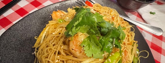 Yummy Noodle House 粥麵之家 is one of Michelle'nin Kaydettiği Mekanlar.