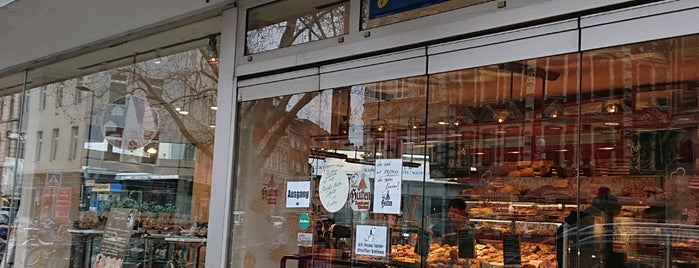 Bäckerei Hütten is one of Olav A.さんのお気に入りスポット.