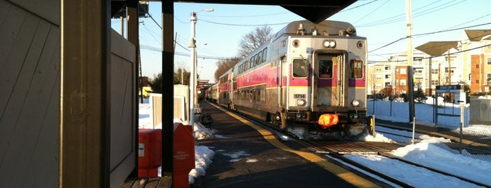 Dedham Corp Center (MBTA Commuter Station) is one of Lugares favoritos de Mike.