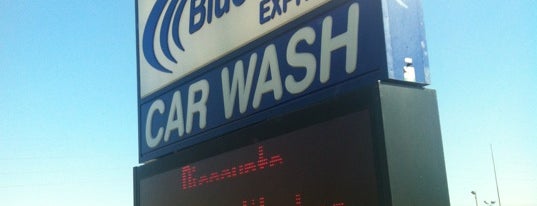 BlueWave Express Car Wash is one of Locais curtidos por Julio.
