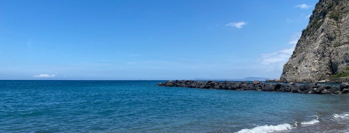 Golden Beach is one of Amalfi listeleri.