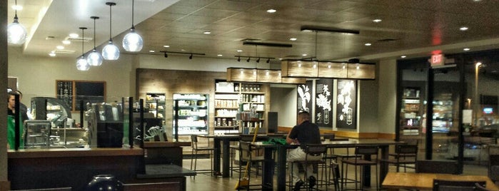 Starbucks is one of Tempat yang Disukai Antonio.