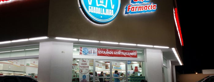 Farmacia Guadalajara is one of Tempat yang Disukai Fernanda.