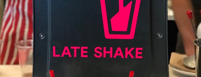 Late Shake is one of Locais curtidos por Nicole.