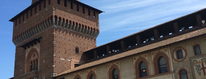 Sforzesco Şatosu is one of With love from Milan!! My choices!.