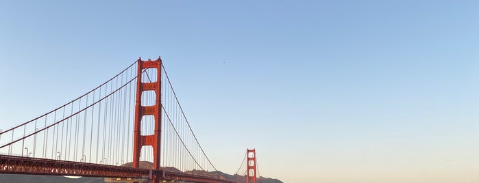 Golden Gate Bridge is one of Tempat yang Disukai Anoud.