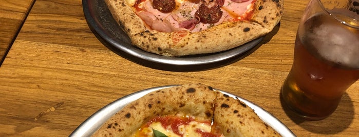 Antonio’s Pizza is one of Tempat yang Disukai Fotoloco.