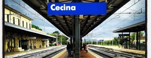 Stazione Cecina is one of Posti che sono piaciuti a Davide.