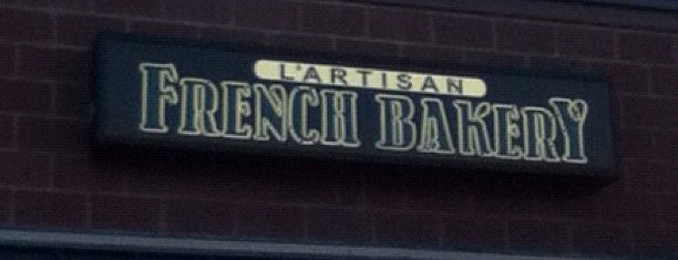 L'Artisan French Bakery is one of Tempat yang Disukai Erik.