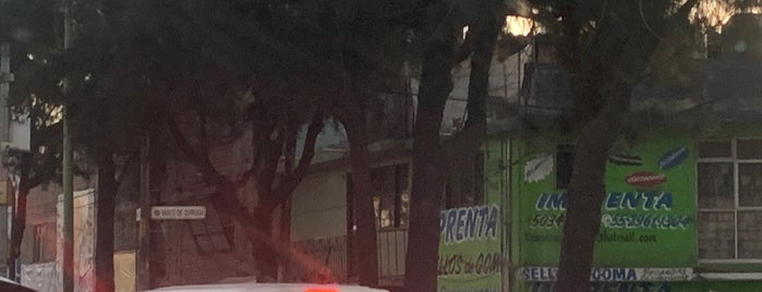 Farmacia Del Ahorro is one of Verónica'nın Beğendiği Mekanlar.