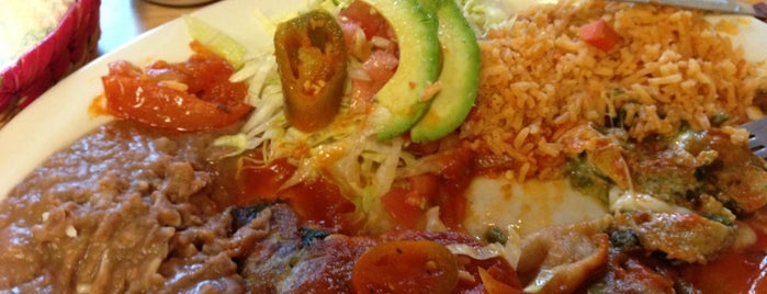 Tacos y Salsa is one of Tempat yang Disukai Benjamin.