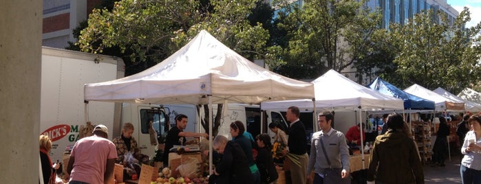 Kendall Square Farmers' Market is one of Bikabout Boston.