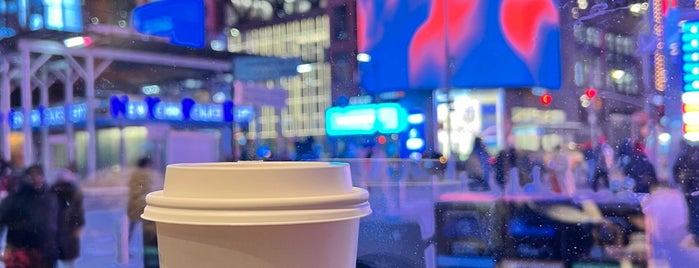 Starbucks is one of Guide to New York's Must Visit Spots.