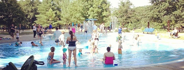 Ashby Park Wading Pool is one of Splashpads.
