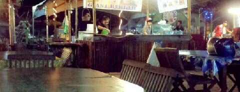 Plaza Tanjung Aru Open-Air Food Court is one of Food Hunting ♥ Borneo.