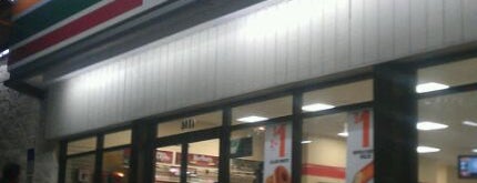 7-Eleven is one of Lugares favoritos de Ebonee.