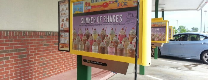 Sonic Drive-In is one of The 15 Best Places for Strawberry Lemonade in Columbus.