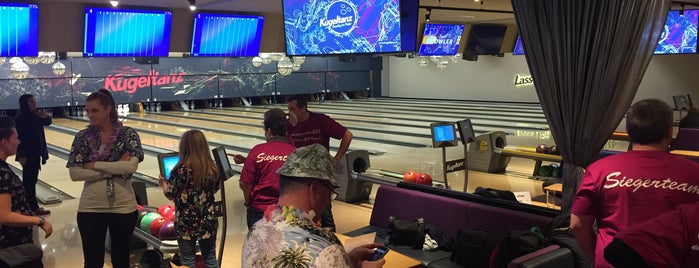 Phoenix Bowling Prater is one of American.