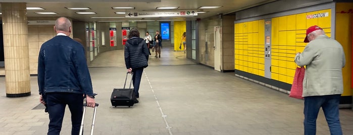 U+H Dom/Hauptbahnhof is one of KVB Stadtbahn Haltestellen.