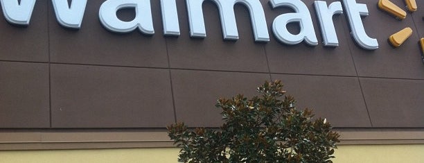 Walmart Supercenter is one of สถานที่ที่ Fernando ถูกใจ.