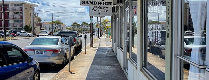 No Name Bbq Sandwich is one of Honolulu.