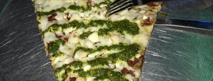 Momo's Pizza is one of Ansel : понравившиеся места.