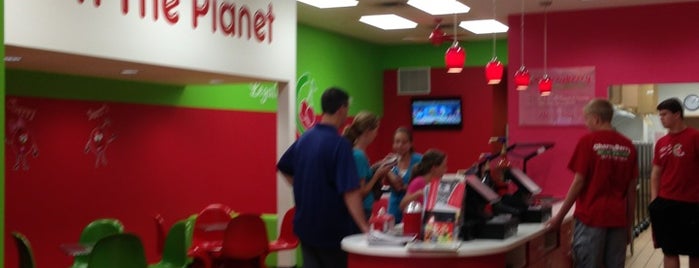 CherryBerry Yogurt Bar is one of Lori’s Liked Places.