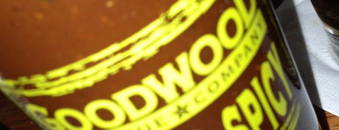 Goodwood Barbecue Company is one of Locais curtidos por Cody.