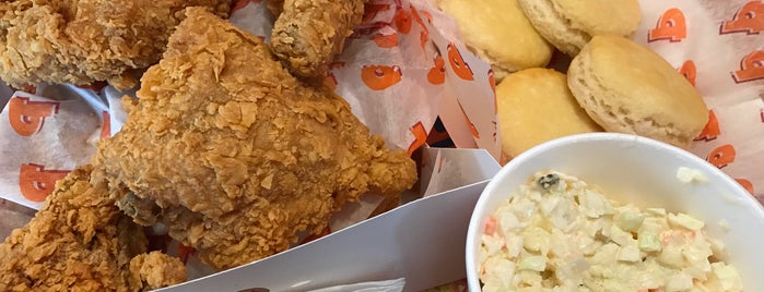 Popeyes Louisiana Kitchen is one of Rayさんのお気に入りスポット.