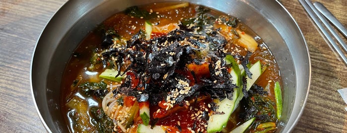 Korean Noodle is one of Bundang 비상식량.