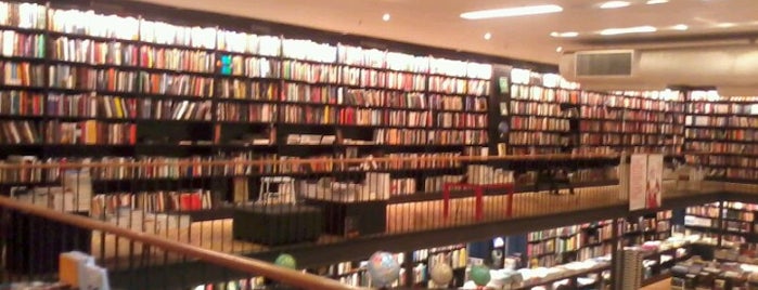 Livraria da Travessa is one of Lugares imperdibles para visitar en Río de Janeiro.