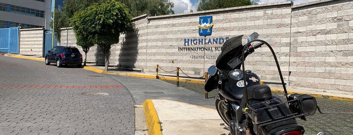 Instituto Highlands is one of escuelas.