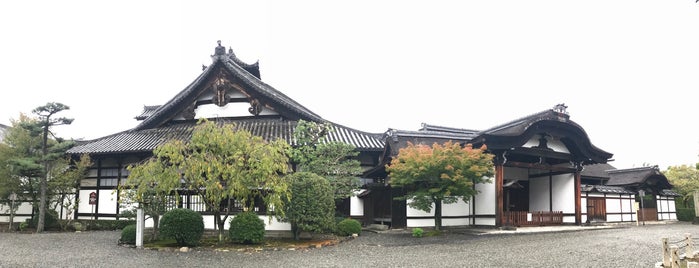 妙法院玄関 is one of 京都市の重要文化財（建造物）.