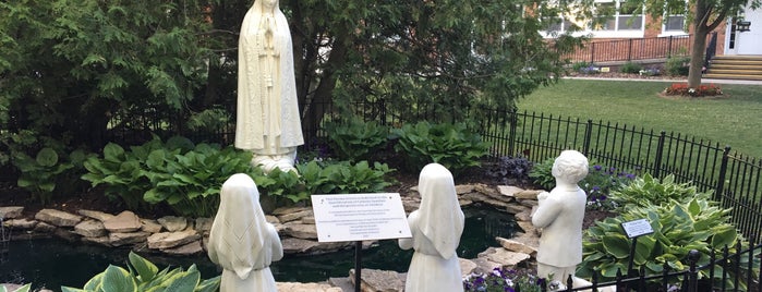 Shrine of Our Lady of Good Help is one of Orte, die Maria gefallen.