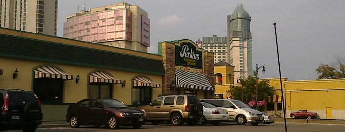 Perkins Family Restaurant & Bakery is one of Niagara Falls, Canada.