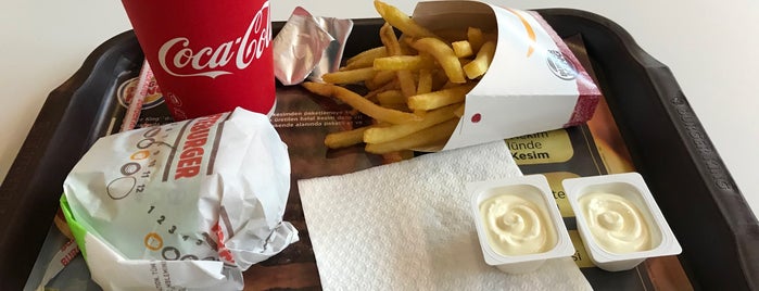 Burger King is one of สถานที่ที่ Doğa ถูกใจ.