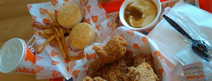 Popeyes Louisiana Kitchen is one of Locais curtidos por Dion.