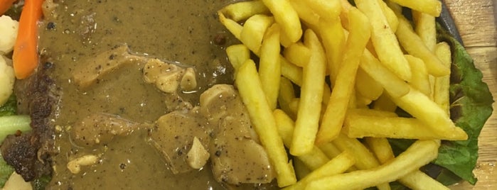 Golden Fork is one of Sharjah Food.