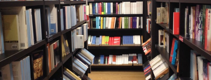 Libraccio is one of Librerie.