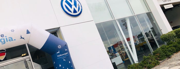 Agencia Volkswagen is one of Tempat yang Disukai Rodrigo.